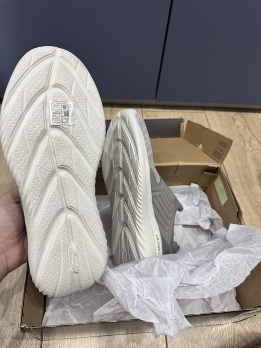 Новая Skechers из Intertop.