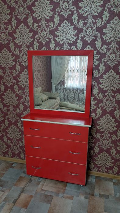Тумбочка хорошом состояние