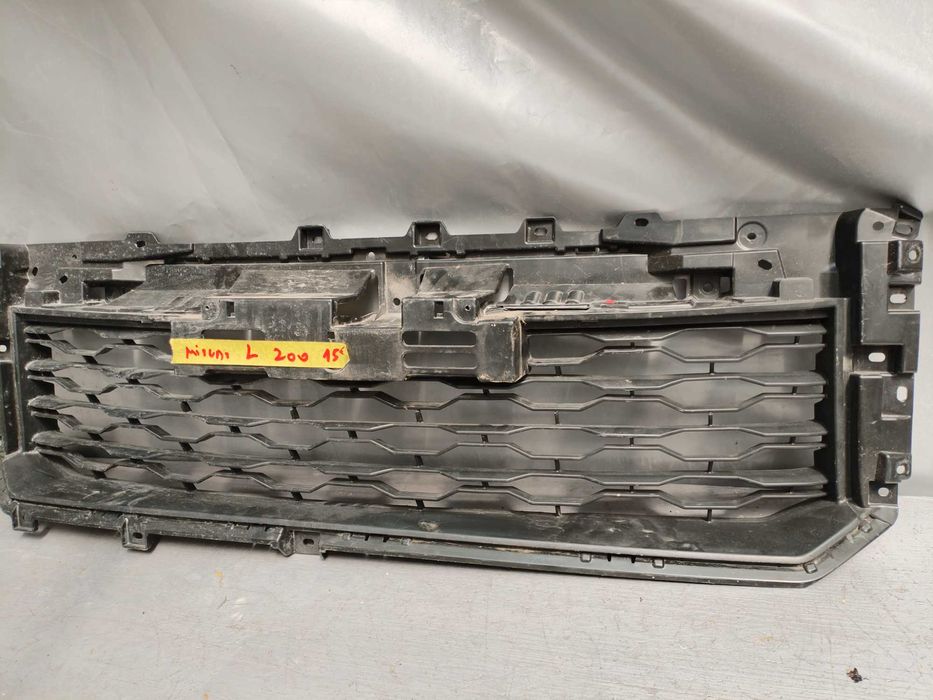 Грил решетка митсубиши Л200 Mitsubishi L200