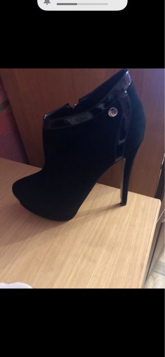 Продам ботильоны нотуральная  замша