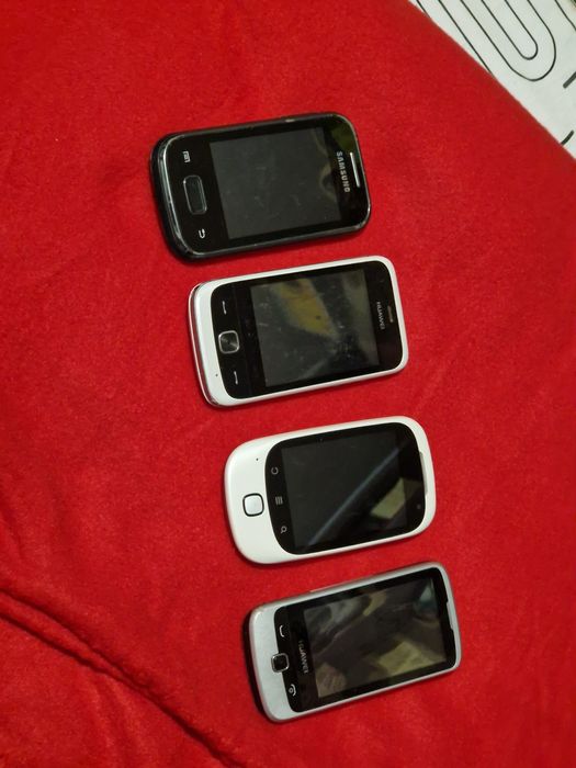 Telefoane cu touchscreen vechi special pentru colecție