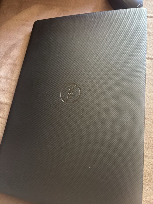 Лаптоп Dell Vostro
