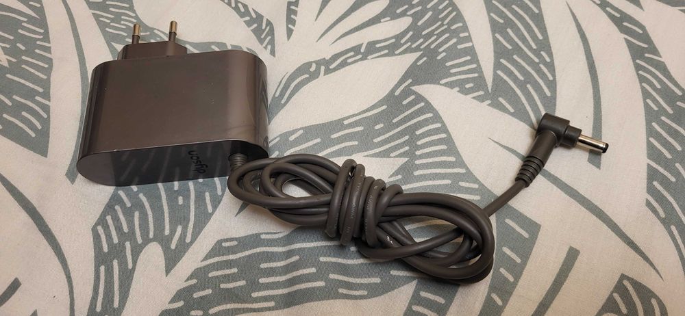 Incarcator Aspirator vertical Dyson V10  de 30V-45V - 1.1A fuctional