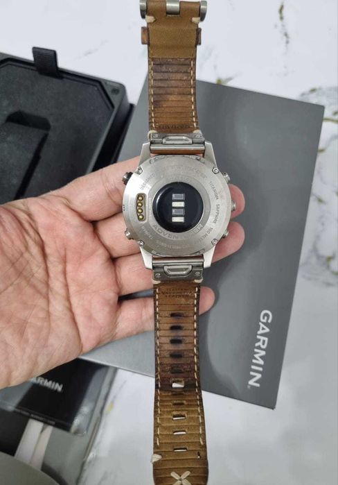 Продам часы  Garmin Mark Adventure