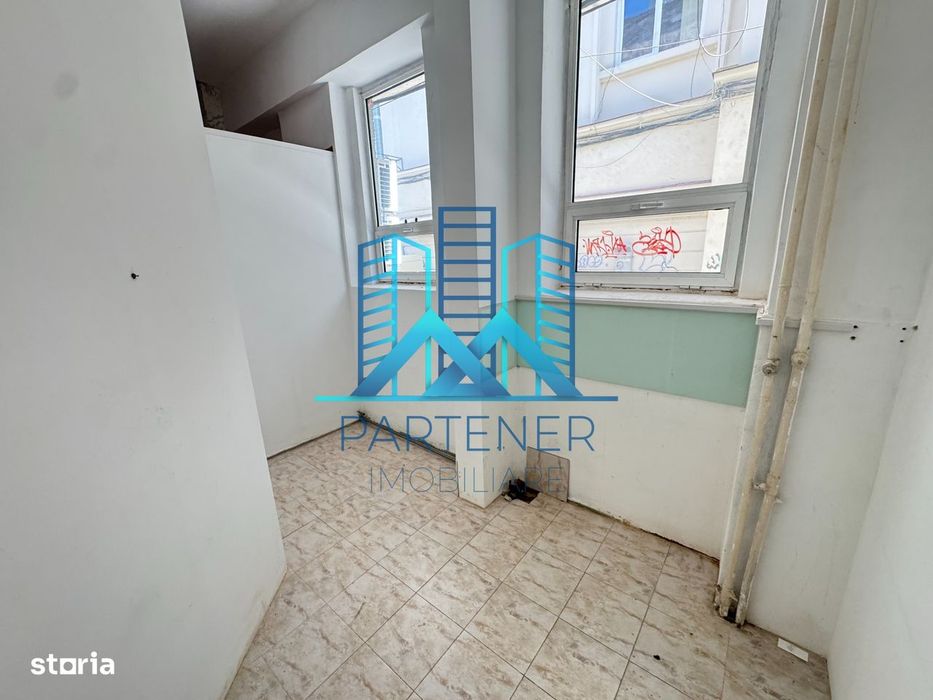 Spatiu comercial 110 mp Galeriile Stefan cel Mare - Centru