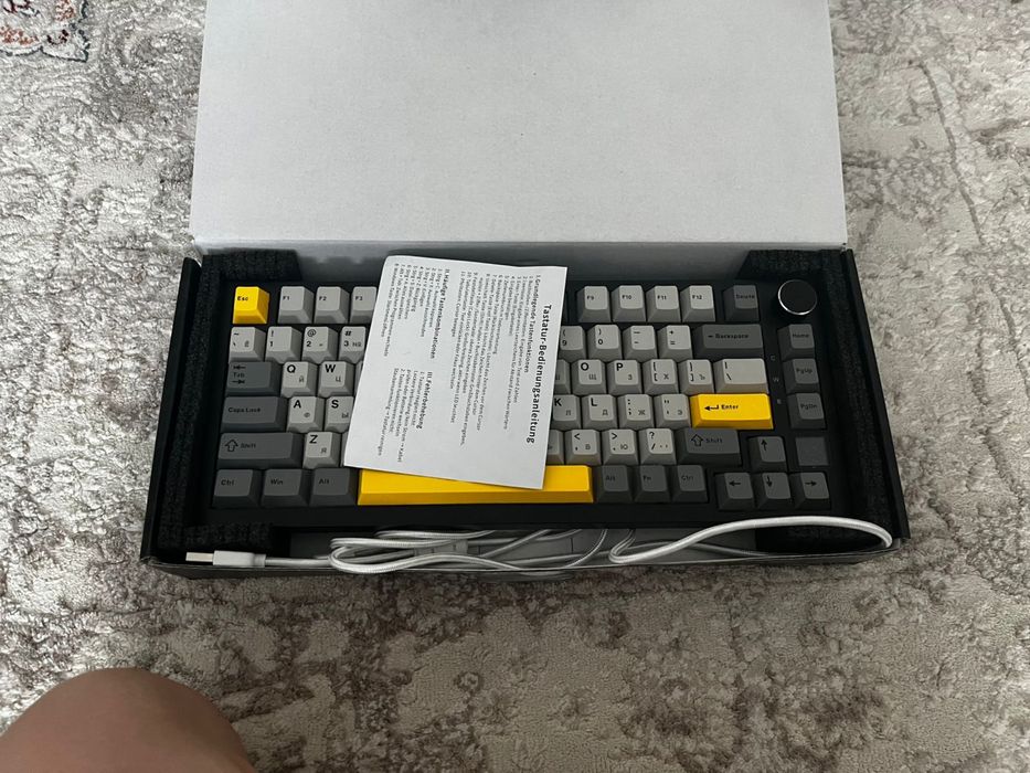 Продам клаву без ганрантие