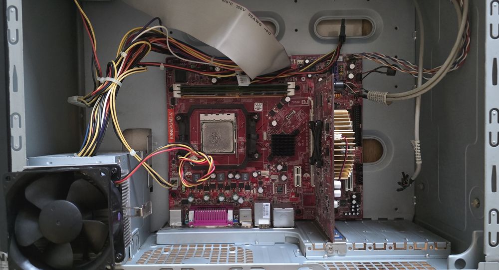 Компютърни части ( цяла кутия)