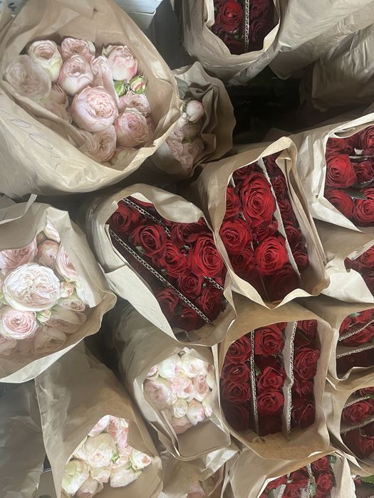 Цветы свежие в розницу и оптом