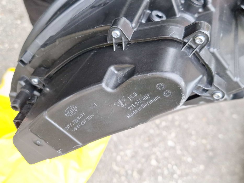 Far Porsche Panamera Led stanga