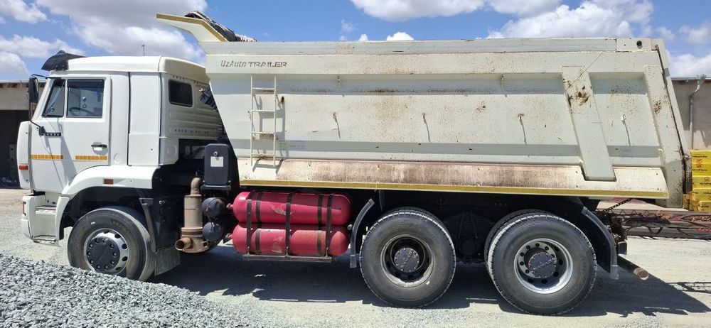 Kamaz 6520 maz prisepi bilan sotiladi