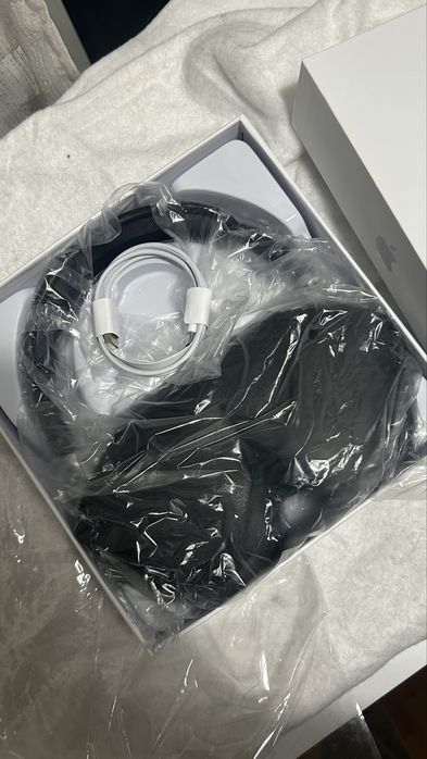 Airpods max ……….