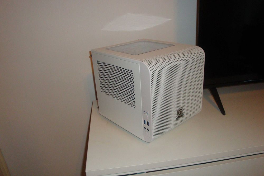 carcasa calculator cube thermaltake core v1 mini itx ventilator 20cm