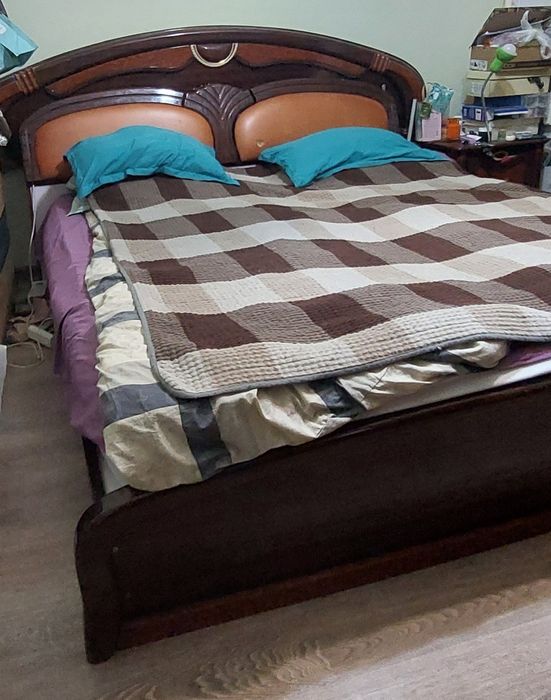 Продам кровать состояние среднее