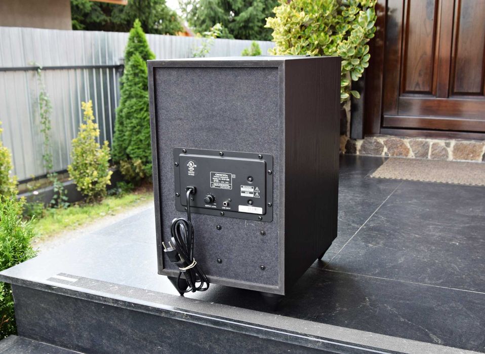 Subwoofer activ Onkyo SKW-560