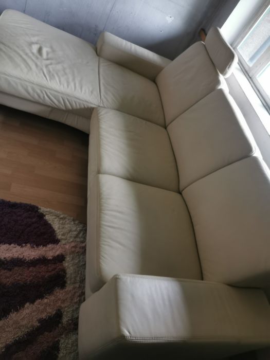 Vând canapea din piele
