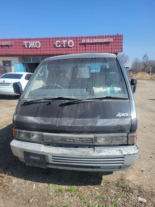 Продам на запчасти нисан ларго