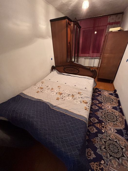 Продам двуспальную кровать с матрасом