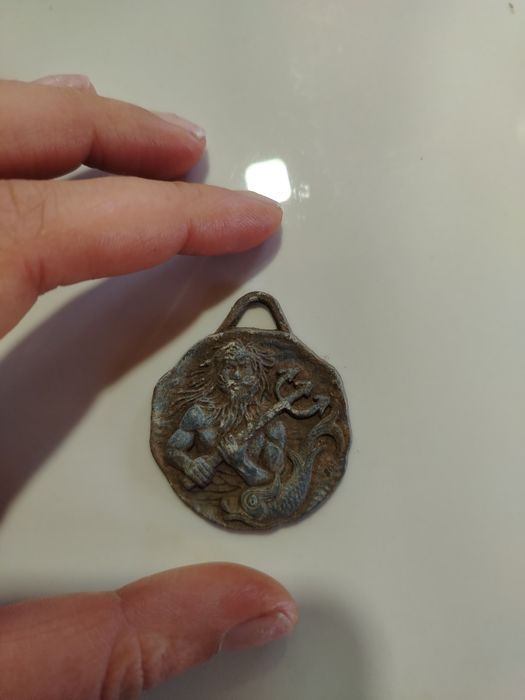 Колекционерски медальон