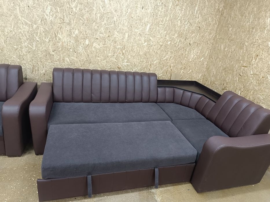 Продам угловой диван с креслом