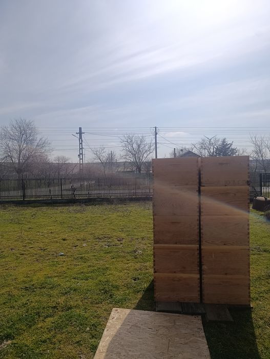 Caturi și cutii apicole