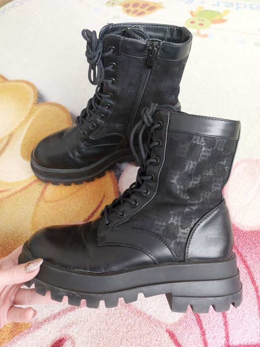 Дамски боти и обувки