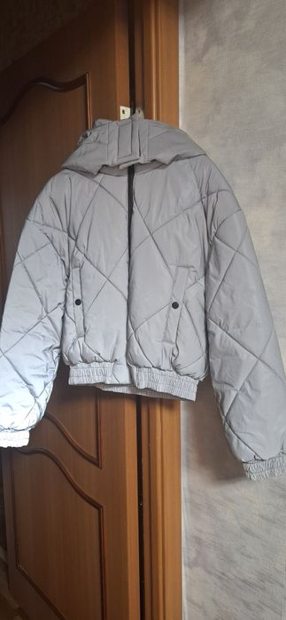 Продам куртку весна