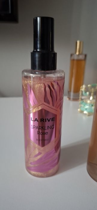 Spray de corp parfumat La Rive Sparkling Rose Body Mist 200 ml
