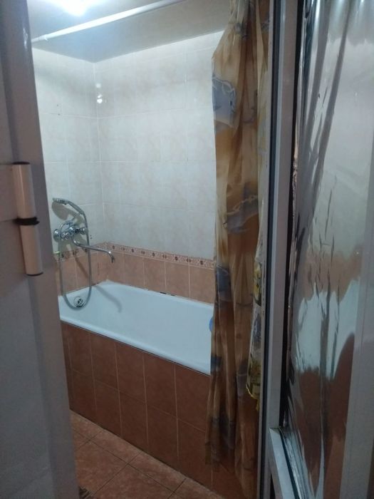 Sergili tumani ittifoq mahallasida uy sotiladi 5 xona 5 etaj srochna