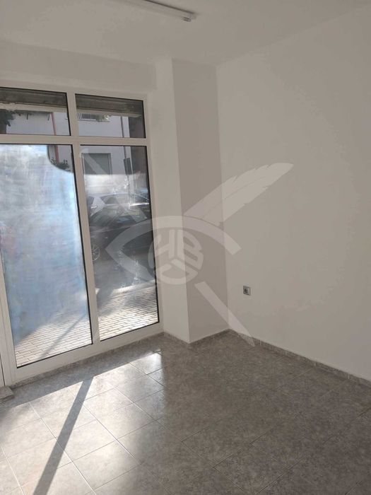 Дава се под наем Офис в Варна, Център - 17 кв.м за 225 € - Снимка #1