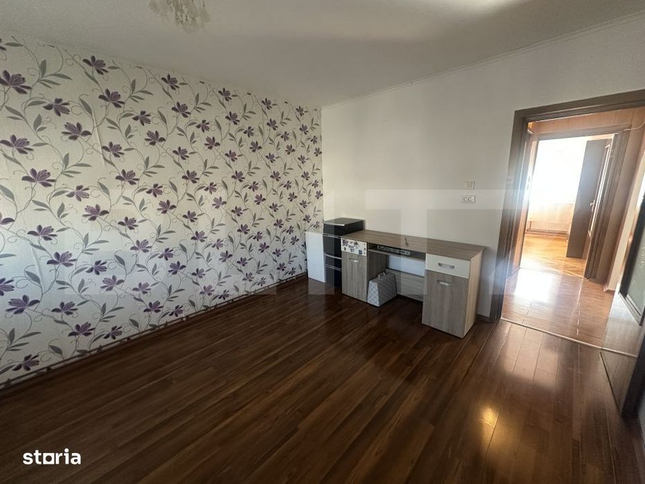 Apartament 3 camere, 70 mp, Micro 16
