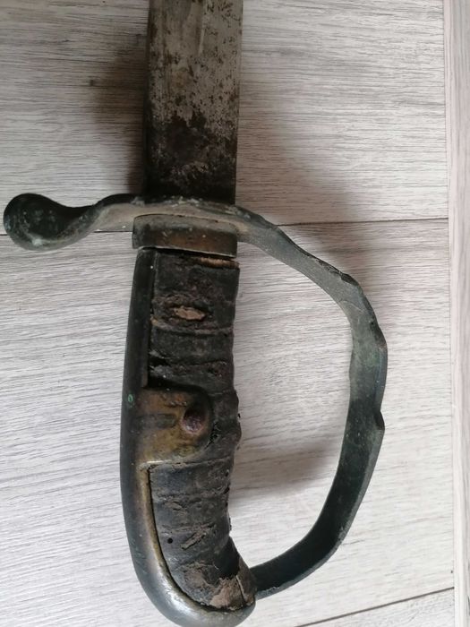 Продавам сабя. За почистване