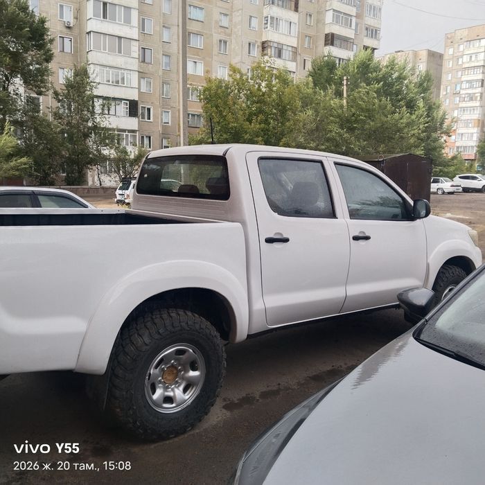 Toyota hilux 2014 г.