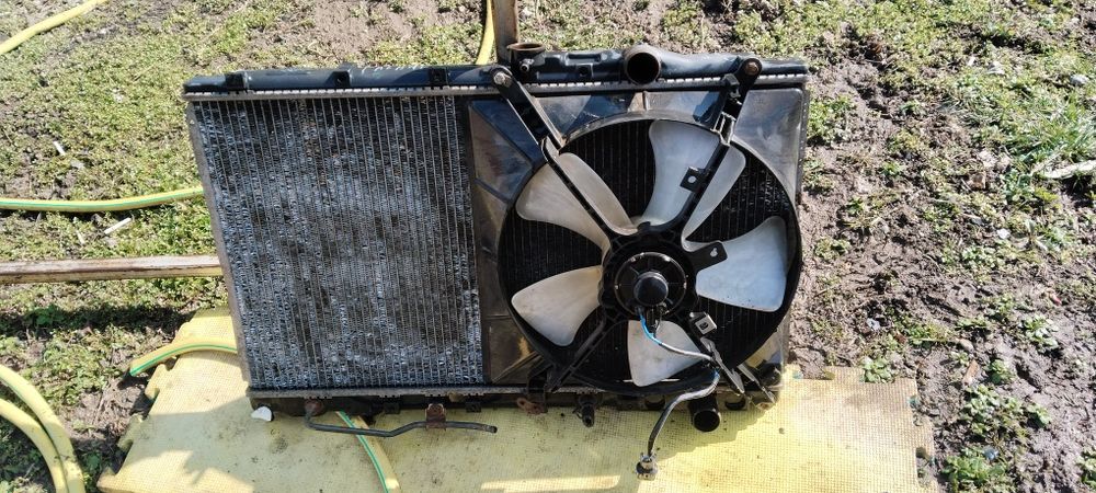 Продам Радиатор Галант