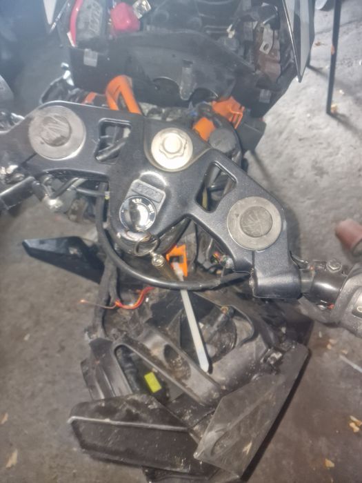 Vând ktm rc 125 2016 avariat