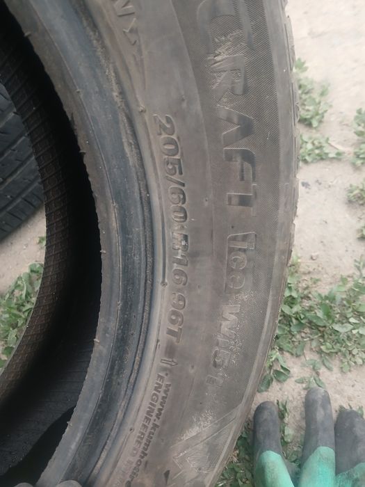 Продам шины в отличном состояние