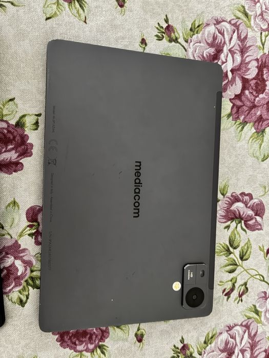 Tabletă Mediacom 10.1” pentru piese – pornea, fără baterie