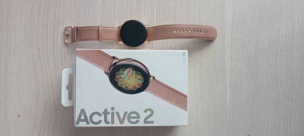 Продам Samsung Galaxy Watch Active 2.