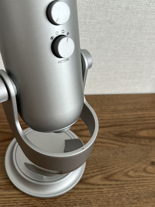 Продам микрофон Blue Yeti
