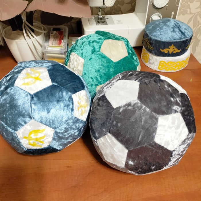 Тақия ручной работы .