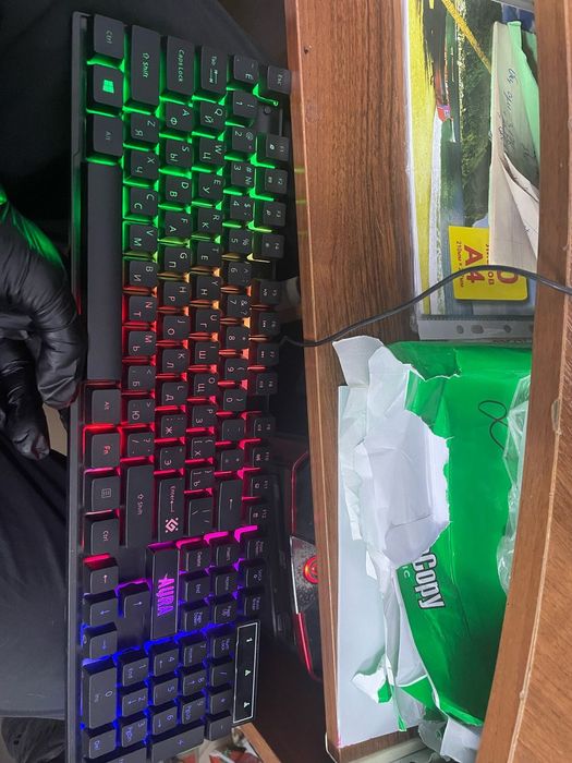 Клавиатура с подсветкой лан адаптер блок питания для компьютера