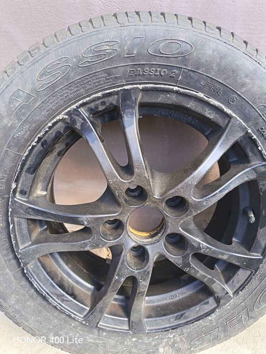 Vând 4 jante+cauciucuri pe 15,5×114.3