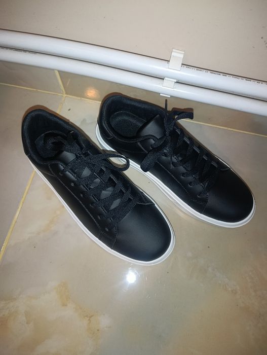 Чисто нови унисекс кецове. Бели и Черни