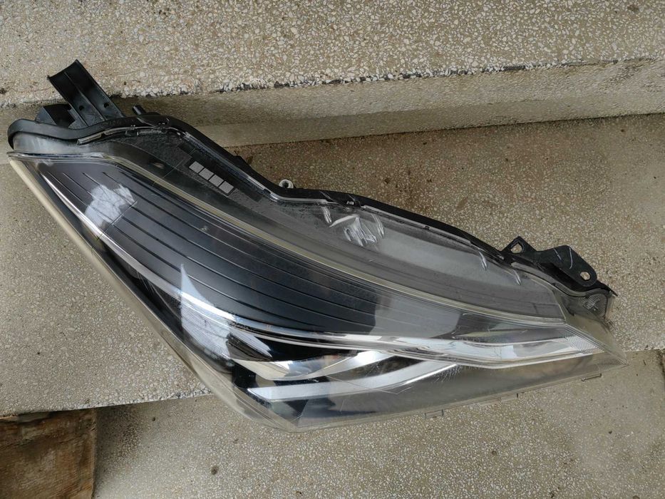 Фар  Toyota Yaris LED десен/Фар Тойота Ярис/Фар Yaris Оригинален