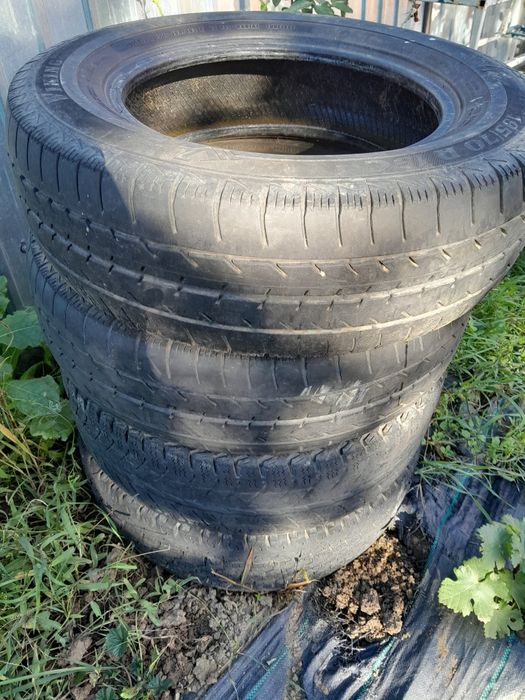 Vând 5 Cauciucuri 195/70/15 C.