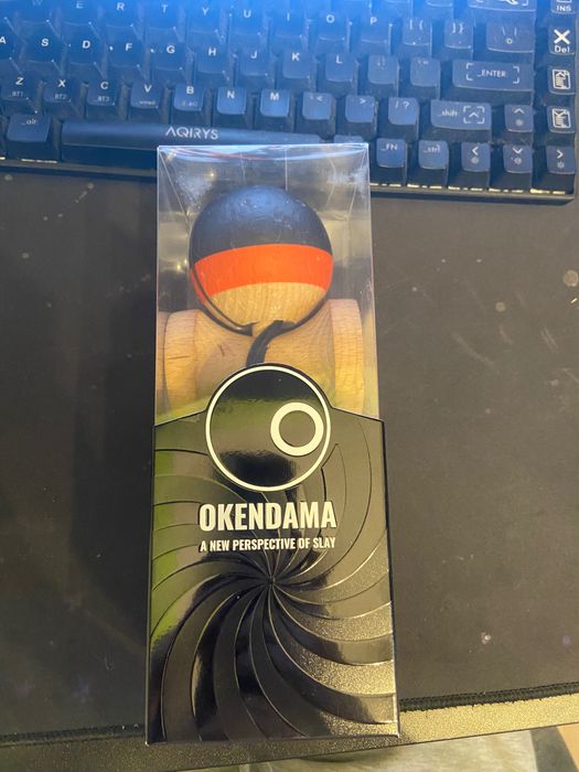 Okendama candy neagră rosie