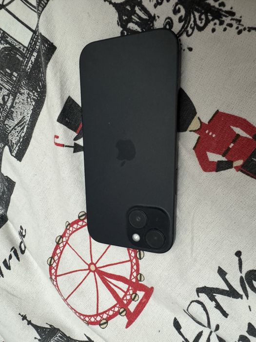 Продам айфон 15 128 гб