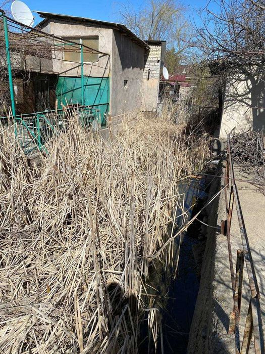 СРОЧНО продается дача в Бостанлыкском районе с протекающей речкой!!!