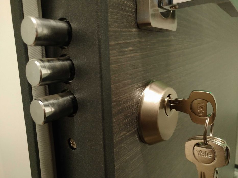Deblocari usi, servicii lacatuserie. Tobias Locksmith SRL