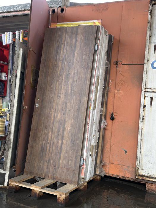 Двери межкомнатные новые