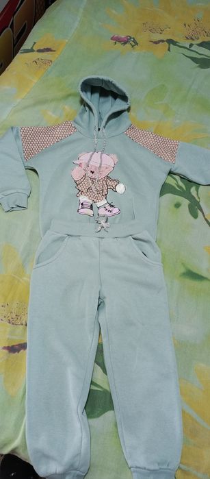 Продам детский костюмчик.